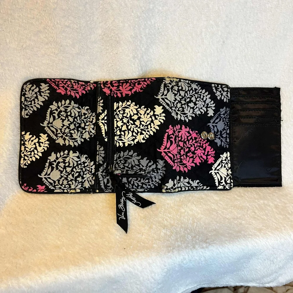 Vera Bradley Northern Lights Fall 2016 Pattern Trifold Wallet - Picture 2 of 13